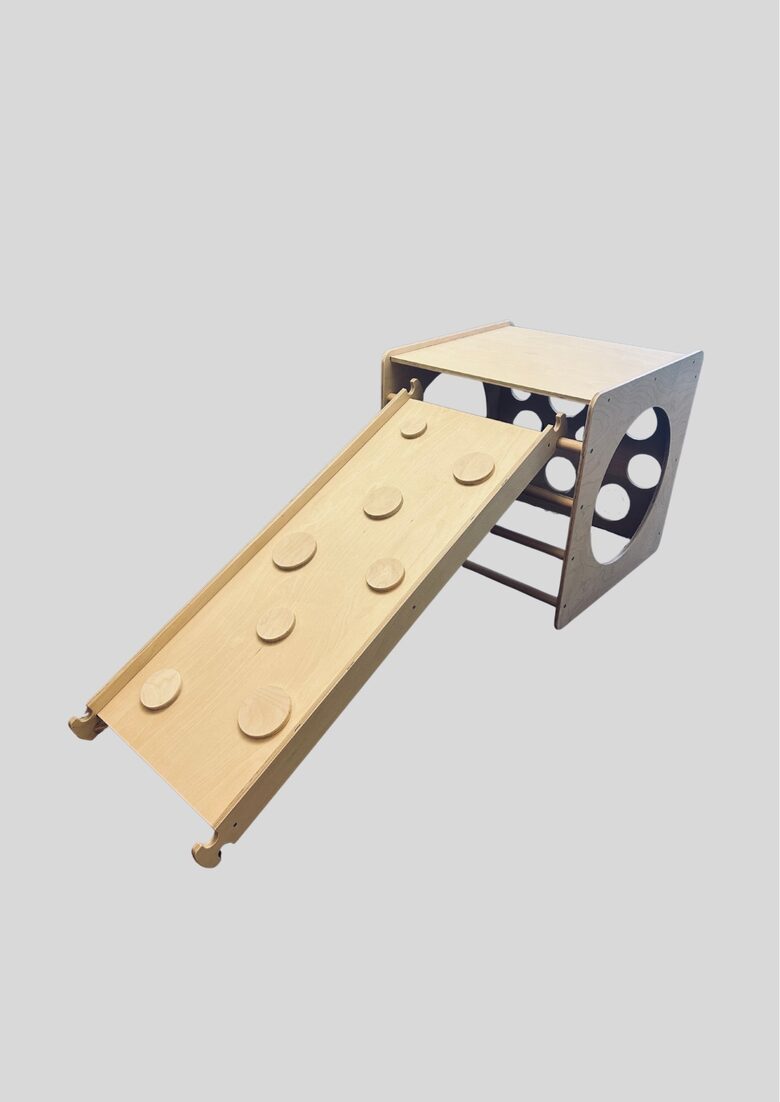 Activity kocka csúszdával és mászókával 